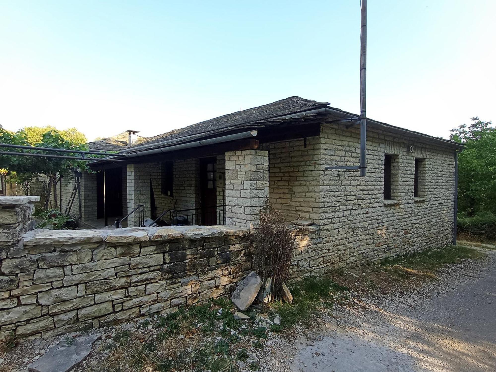 Aloni Guesthouse Ano Pedina Exterior photo